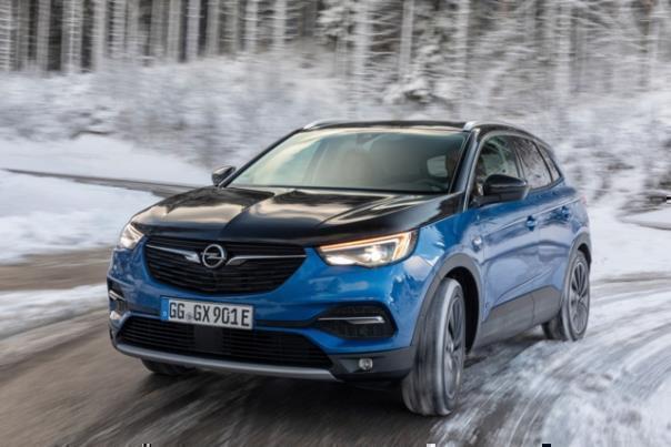 Opel-SUV-Spitze: Grandland X Hybrid4 mit 300 PS Systemleistung und Allradantrieb